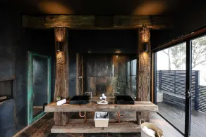 Sleep on top of the world. One of our very best villas. - Image 5