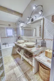 hus med privat opvarmet pool - Image 3