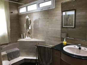 Hus med stor trädgård och mycket tyst - Image 2