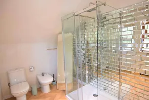 Villa de vacances avec sauna, jacuzzi et piscine - Image 5