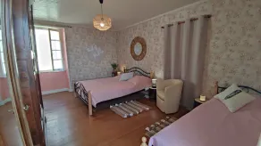 Country house with enclosed garden between Quercy and Périgord - Image 3