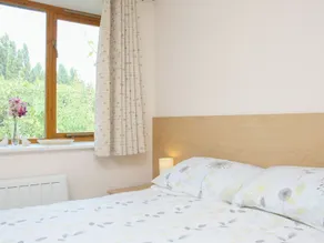 2 bedroom accommodation in Snodland - Image 3