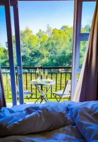 Exquisite Pont de Val Riverside Escape Apartment - Image 5