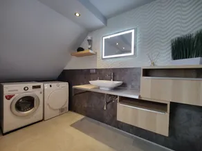 Dream home in central location with roof terrace - Image 3