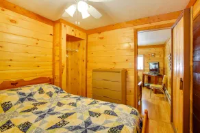 NY! Interlochen Cabin <1 kilometer från Green Lake! - Image 4