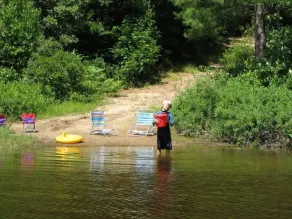 Waterfront Log Home am Quiet Lake-25-Minuten-Sonntag River Ski - Image 2