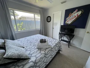 Modern Home with 2 Bedroom 2 Bath. - Image 5