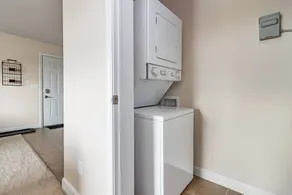 ConTemporary Stay in Central Peoria - Image 2