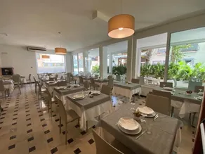 Hotel Lux - Image 2
