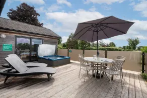 Bluebell Lodge - Sleeps 4/5 with Private Hot Tub - Image 3