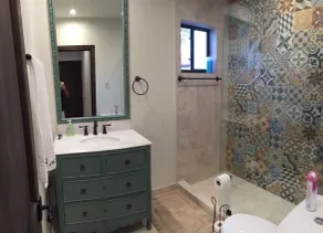 Nouvelle maison avec 4 chambres et 5 Maître Bath - Image 5