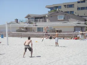 2-blocks to Moonlight Beach, Private Yard, AC,  bikes, Over 300 5-star reviews - Image 3