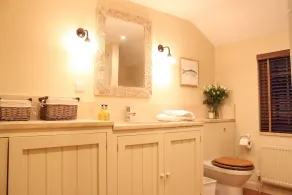 Luxury Cottage In Christow. - Image 3