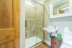 En fantastisk semi-detached viktorianska radhus, med en härlig privat trädgård - Image 4