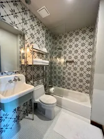 ELLINGER COUNTRY FARMHOUSE - Image 5