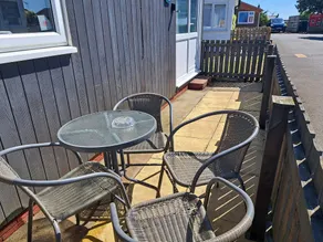Homely 2-Bed Chalet in Bridlington - Free WiFi - Image 5
