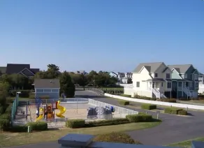 LOOK Luxury Pirates Cove OBX Penthouse 3/2 Home near Beach & Free 25 'Boatslip - Image 2