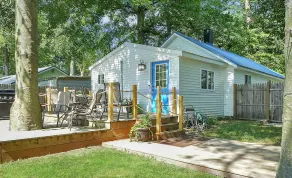 Weekday Specials!!  A Peaceful Getaway- Dog Friendly - Image 4