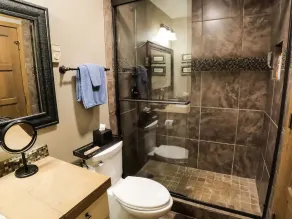 Epic Mountain Views! End Unit! 2 Miles North of Purgatory! Heated Pool ! - Image 3