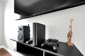 Stunning & Spacious home, 8 beds, PS4, Karaoke and lots more! - Image 4