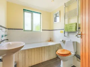 2 bedroom accommodation in Holsworthy, near Bude - Image 4