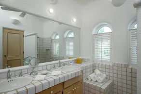 4 BR Cas Lita Includes A/C, WiFi, Private Pool and Much More! - Image 3