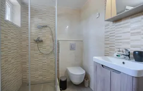 Pet Friendly Home In Drum - Image 3
