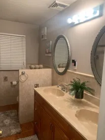 Newly renovated 5 bedroom house! - Image 4