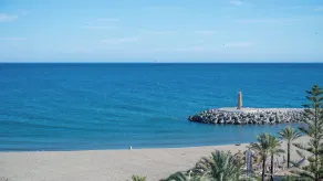 ARTFULLY DESIGNED FLAT WITH GREAT SEA VIEWS, PERFECT LOCATION, BBQ & TERRACE - Image 5