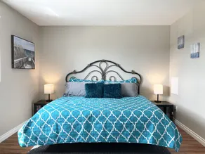 ❤️ Roomy 3-Bed Crew House by Reza Rentals - Image 4