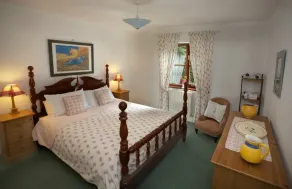 Charming Bungalow with countryside views, close to the South West Coast Path. - Image 5