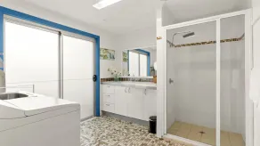 Ved stranden - Lennox Head - Image 2