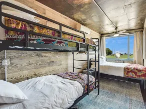Flophouze Shipping Container Hotel - Houze 4 - Image 3