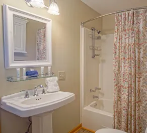 Stemwinder 6B 1 Bedroom, 1 Full Bath, Slope Side - Image 3