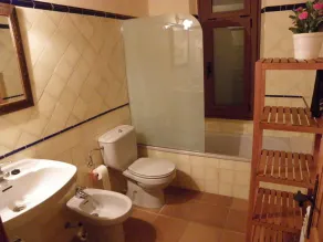 Maison avec jardin et terrasse, idéale pour se détendre, près de la Costa Brava - Image 3