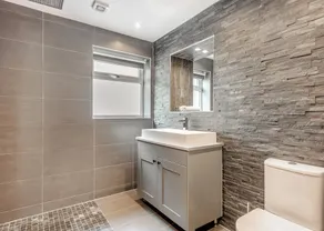 Stylish and contemporary two storey cottage. - Image 3