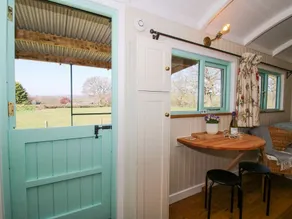 Gilberry Shepherds Hut - Image 5