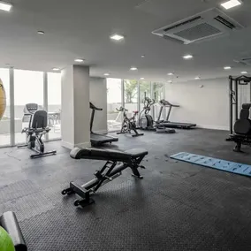Landing Stunning 1BD Gym - Image 2