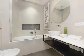 Comfortable Apartment | Close to Airport | Parking. - Image 3
