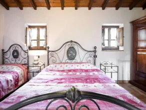 Apartment on Beautiful Estate With Pool Near the Art - Image 4