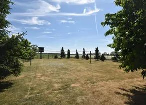 Retreat with Garden & Family Amenities - Image 5