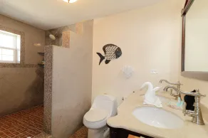 Corner unit- Walk out to 3 pools & beach! Oceanfront with panoramic views. - Image 2