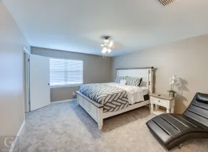 Quiet, Cozy Townhouse w/ all new appliances and furniture. - Image 5