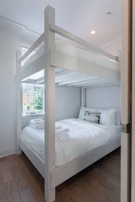 The Maddox on Wedgewood- Chic 4BR Home w/ Rooftop Deck & Great Location! - Image 4
