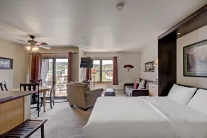 Bright Scenic Studio Walk to Ski and Apres-Ski - Sleeps 4 - Image 4