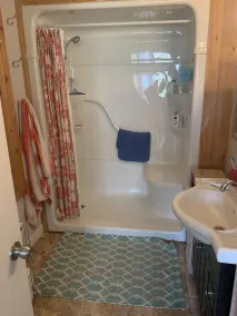 Mid century modern home for rent in sought after Chester - Image 4