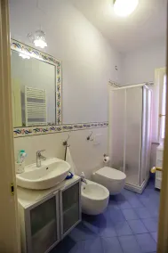 Villa mit Pool und großem Garten mit alten Olivenbäumen, gut ausgestattet- - Image 2