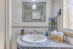Apartment 'Villetta Del Cuore' with Sea View, Wi-Fi and Air Conditioning - Image 4
