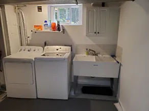 Newly renovated, large one bedroom guest suite close to Washington DC in a quiet neighborhood - Image 4