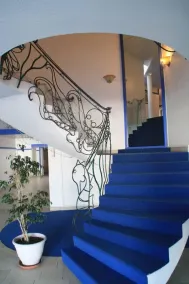 Bright and charming duplex apartment in pool residence, 100m from the beach - Image 2